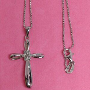 silver diamond cross,with box chain!